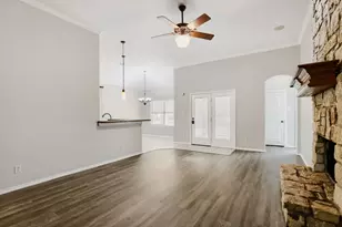 1104 Irwin Dr, Hurst, TX 76053 - Photo 6