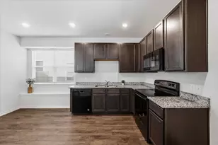 5721 Topwater Trl, Fort Worth, TX 76119 - Photo 14