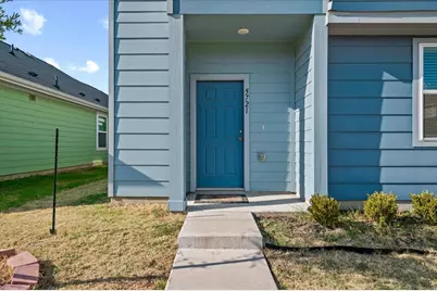 5721 Topwater Trail, Fort Worth, TX 76119 - Photo 8