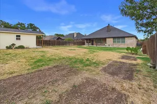 7575 Saddleridge Dr, Dallas, TX 75249 - Photo 40