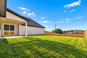 1632 W Wintergreen Rd, Lancaster, TX 75134 - Photo 28