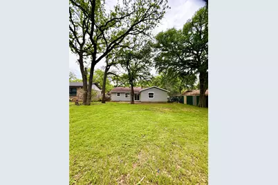 2933 Hunting Drive, Fort Worth, TX 76119 - Photo 18