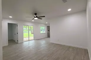 2933 Hunting Dr, Fort Worth, TX 76119 - Photo 4