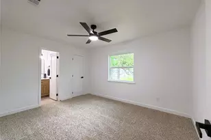 2933 Hunting Dr, Fort Worth, TX 76119 - Photo 16