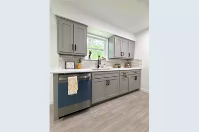 2933 Hunting Drive, Fort Worth, TX 76119 - Photo 8