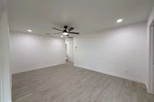2933 Hunting Dr, Fort Worth, TX 76119 - Photo 2