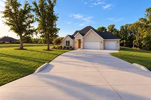 421 McAlpine Dr, Springtown, TX 76082 - Photo 2