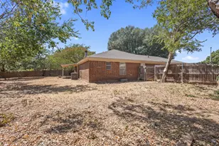 6229 Maple Springs Dr, Arlington, TX 76001 - Photo 26