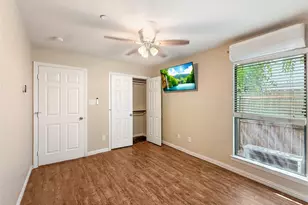 2403 Stutz Dr, Dallas, TX 75235 - Photo 6