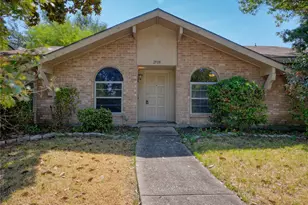 2708 Oak Grove Dr, Plano, TX 75074 - Photo 2