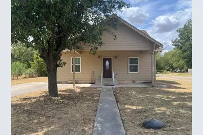 1333 N Commerce Street, Gainesville, TX 76240 - Photo 1