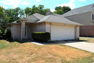 532 Majestic Park Ln, Cedar Hill, TX 75104 - Photo 2