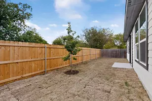 909 Meriott St, Ennis, TX 75119 - Photo 36