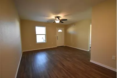 104 N Jordan Street #B, Whitesboro, TX 76273 - Photo 4