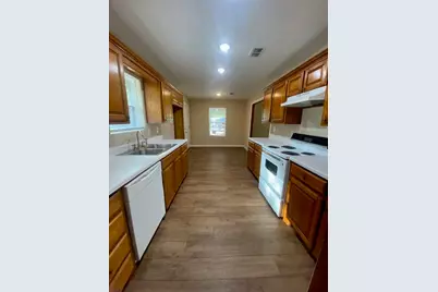401 N Neathery Avenue, Collinsville, TX 76233 - Photo 8