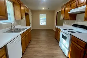 401 N Neathery Ave, Collinsville, TX 76233 - Photo 8