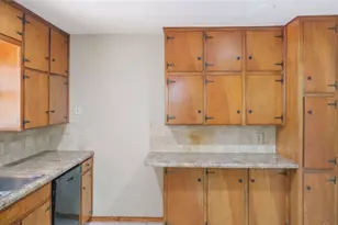 813 Chaparral Ct, Bedford, TX 76022 - Photo 4