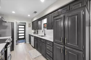208 Pebblestone Dr, Benbrook, TX 76126 - Photo 14