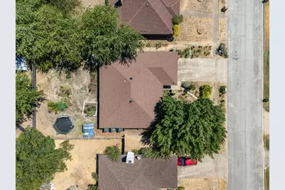 208 Pebblestone Drive, Benbrook, TX 76126 - Photo 38