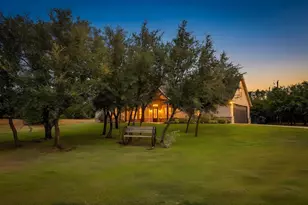 605 Embers Ln, Weatherford, TX 76085 - Photo 2