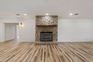 813 N 57th St, Waco, TX 76710 - Photo 10