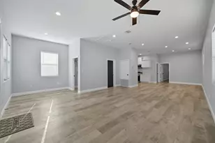 914 E Tucker St, Fort Worth, TX 76104 - Photo 4