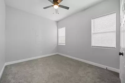914 E Tucker Street, Fort Worth, TX 76104 - Photo 10