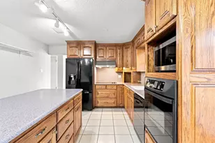 3904 Shady Valley Dr, Arlington, TX 76013 - Photo 14