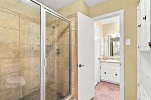 3904 Shady Valley Dr, Arlington, TX 76013 - Photo 26