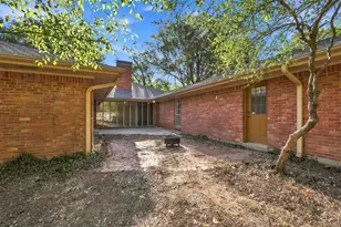 3904 Shady Valley Dr, Arlington, TX 76013 - Photo 36