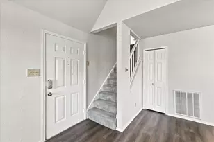 2831 Harbinger Ln, Dallas, TX 75287 - Photo 2