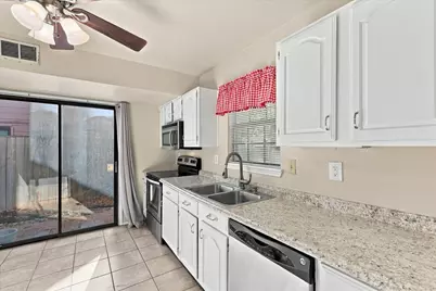2831 Harbinger Lane, Dallas, TX 75287 - Photo 10