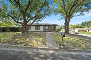 800 Angie Ln, Athens, TX 75751 - Photo 2