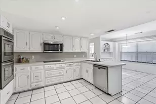 919 Green Hills Rd, Duncanville, TX 75137 - Photo 8