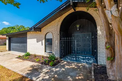 2105 Cottie Lane, Arlington, TX 76010 - Photo 2