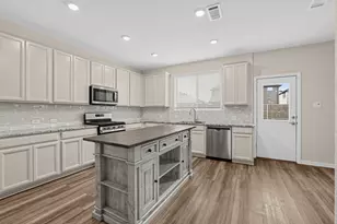 1620 Berry Rdg Trl, Aubrey, TX 76227 - Photo 8