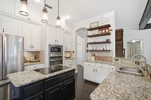 1902 Clear Creek Dr, Weatherford, TX 76087 - Photo 8