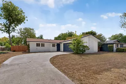 4649 South Drive W, Fort Worth, TX 76132 - Photo 2