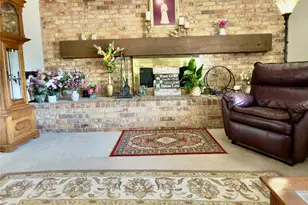 1552 Montclair Dr, Fort Worth, TX 76103 - Photo 6