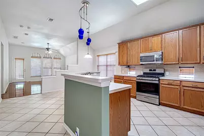 635 Blue Sky Drive, Arlington, TX 76002 - Photo 4