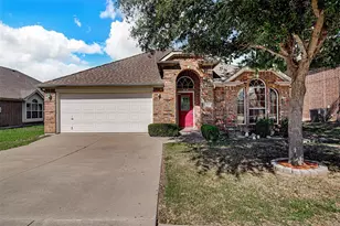 635 Blue Sky Dr, Arlington, TX 76002 - Photo 1