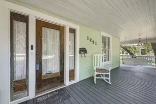 1221 S Crockett St, Sherman, TX 75090 - Photo 2