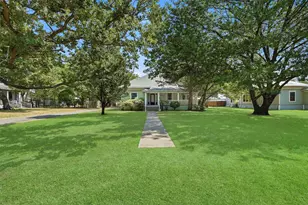 1221 S Crockett St, Sherman, TX 75090 - Photo 2