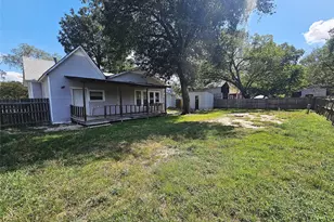 402 E State St, Groesbeck, TX 76642 - Photo 16