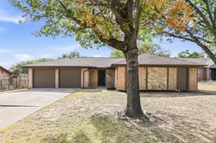 6609 Chilton Dr, North Richland Hills, TX 76182 - Photo 1