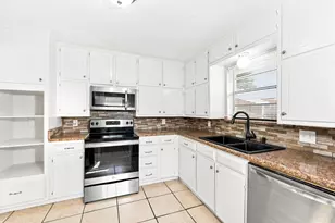 6609 Chilton Dr, North Richland Hills, TX 76182 - Photo 2