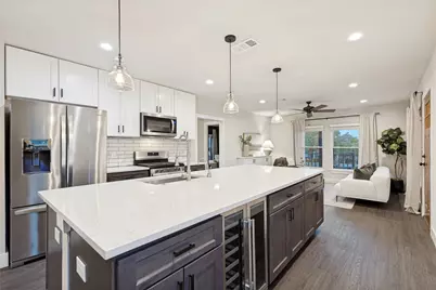 619 N Oak Cliff Boulevard, Dallas, TX 75208 - Photo 6