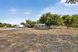 8108 Gray Mist Ct, Alvarado, TX 76009 - Photo 2