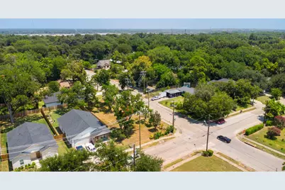 4740 Cranfill Drive, Dallas, TX 75216 - Photo 2