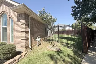 2749 Crystal Glenn Cir, Hurst, TX 76054 - Photo 2